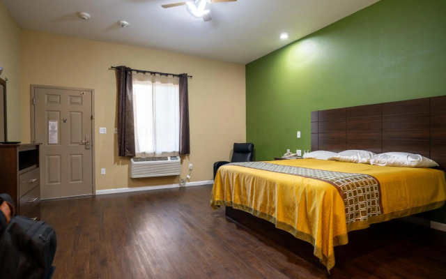 Texas Bungalows Hotel & Hotel Que at Lakeline Austin Cedar Park