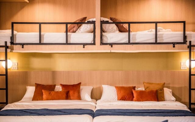 Theme Boutique Hotel