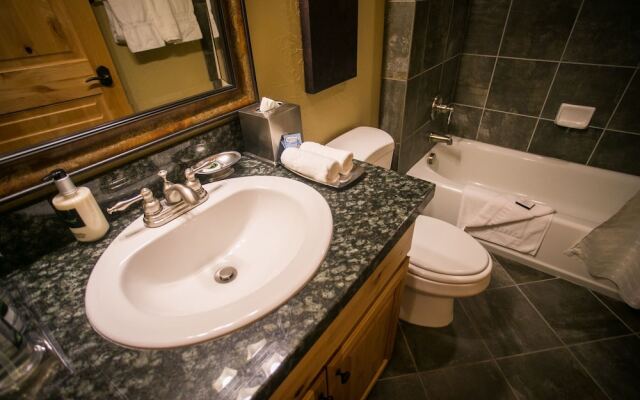 Stay in Comfort while Enjoying Valley Views by RedAwning