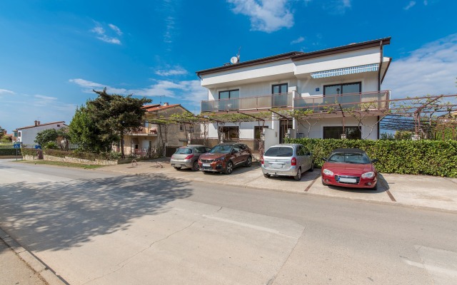 Spacious 3bdr Sea View Apartment Next to the Beach