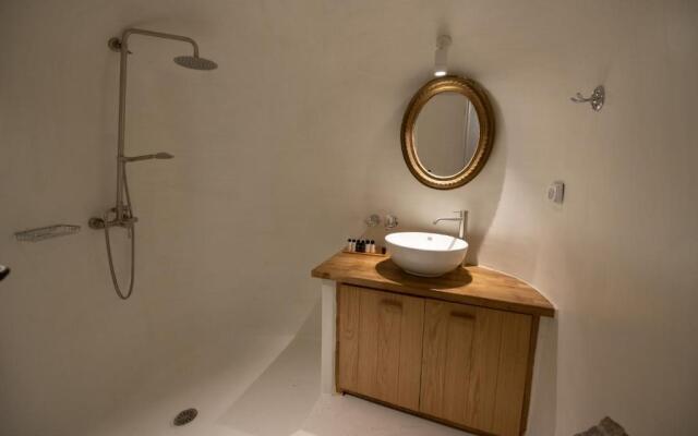 Astrea Suites Notus Dome House