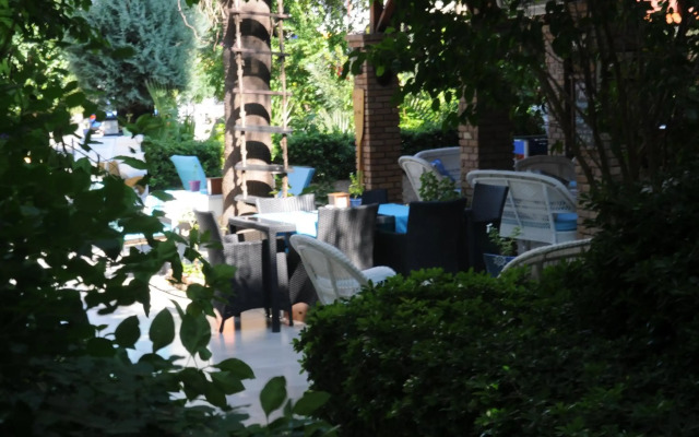Navy Hotel