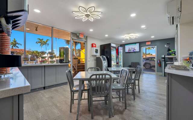 Quality Inn & Suites Airport/Cruise Port Hollywood