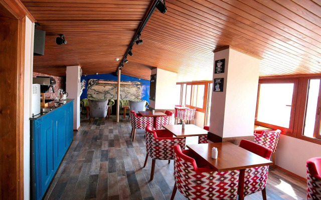 Menendi Otel