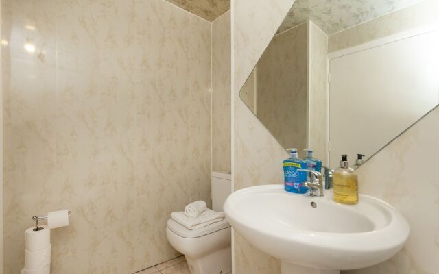 Longlyn 3 bedroom apartment