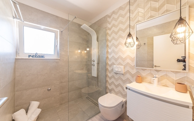 Apartment Renci - great location & sea view: SA2 Bol, Island Brac