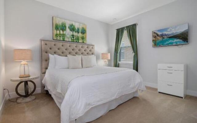 Eight Bedrooms with Pool & Spa 481