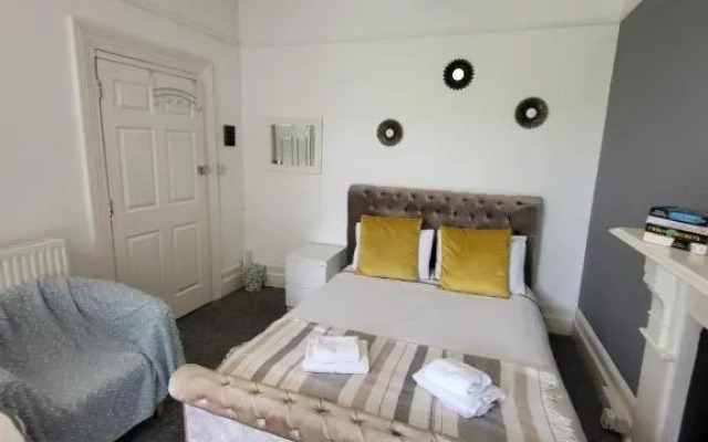 Aremo Room 1