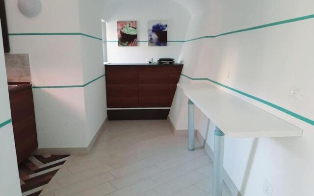 Ampio Bilocale Con Patio A 50 Metri Dal Mare!