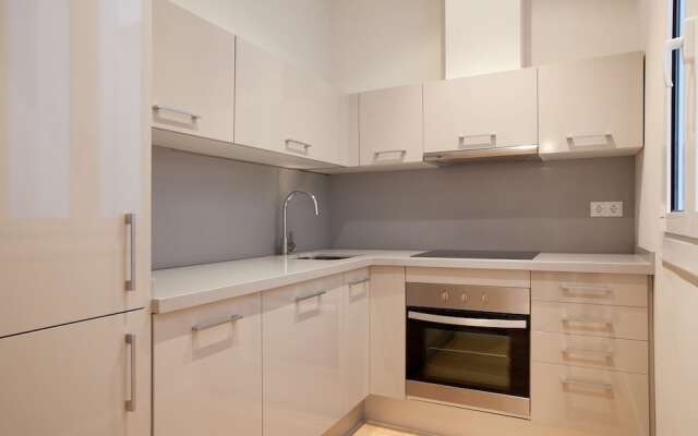 Modern Center Apartments