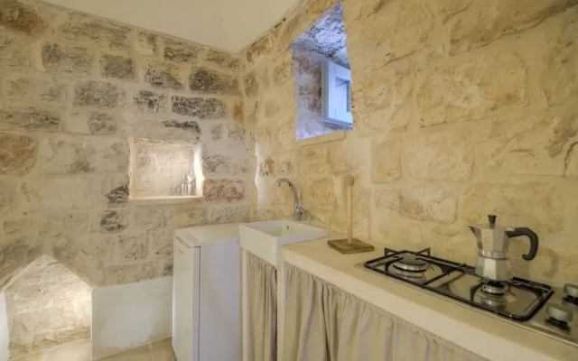 Trullo Pagliaro Cisternino by Typney