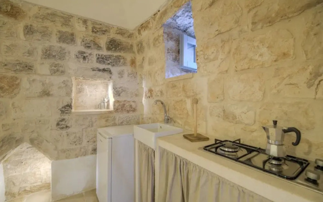 Trullo Pagliaro Cisternino by Typney