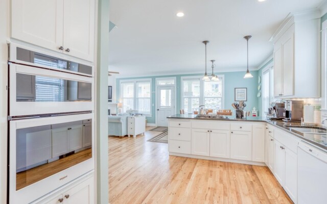 Knee Deep In Paradise