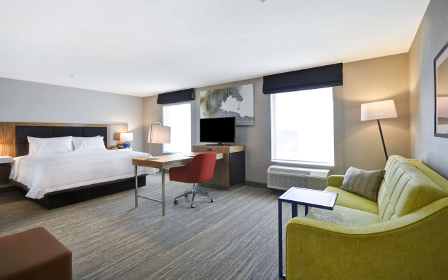 Hampton Inn & Suites Detroit/Warren