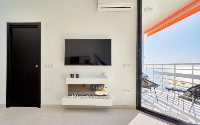 SUITE DEL MAR Luxury apartment with jacuzzi