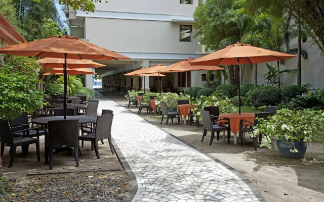 Costabella Tropical Beach Hotel