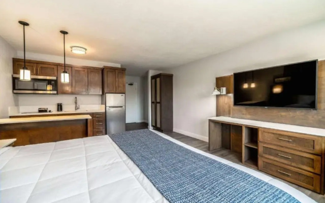 Homestay Suites - Studios & Spas