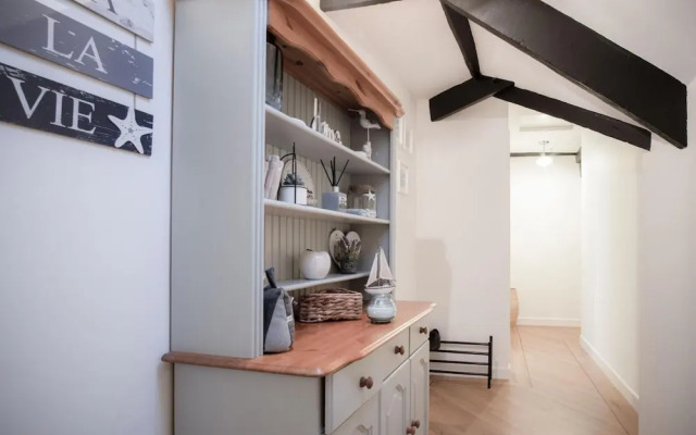 The Penthouse At The Mews - 2 Bedroom Apartment - Tenby