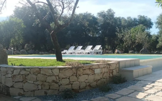 Trulli Stella, Mimosa & Porta Blu - 3 individual Luxury Trulli Villas with private pools and gardens