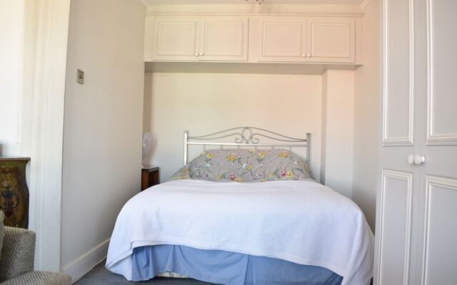 Studio Flat For 2 in Westminster