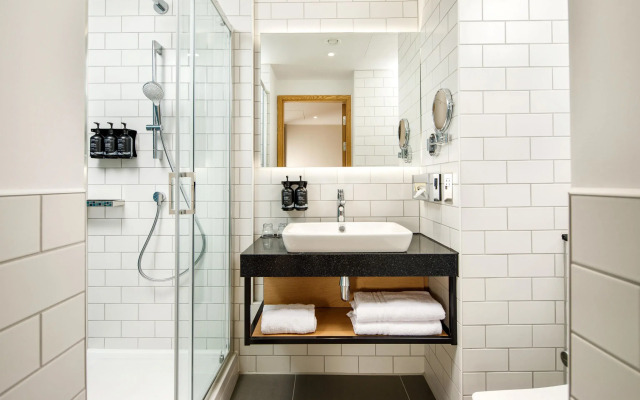 Holiday Inn Manchester Airport by IHG