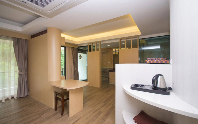 Phi Phi Nice Beach Hotel Hip