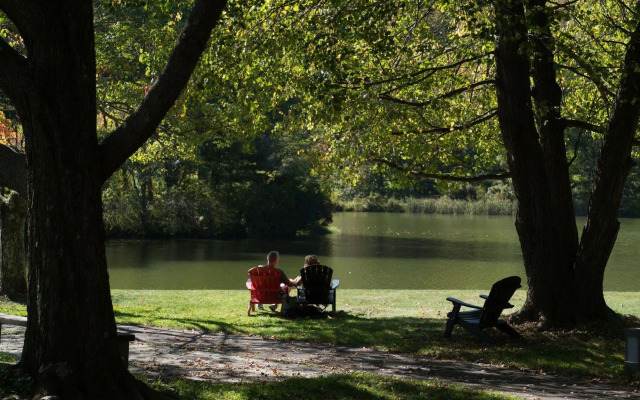 Peaks of Otter Lodge