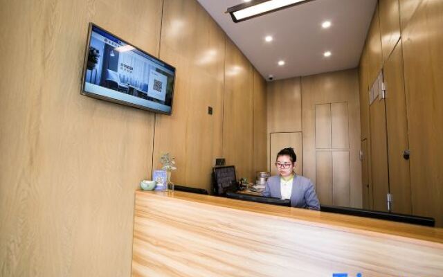 Pebble Motel (Shanghai Zhongshan Park Metro Station)