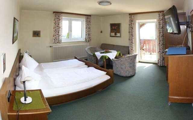 Pension Rosenauer Zimmer & Ferienwohnungen