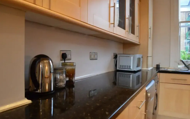 Spacious 2 Bedroom Apartment in Stoke Newington