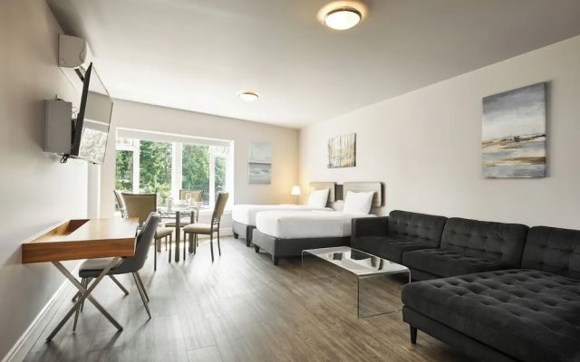 SoLo Suites