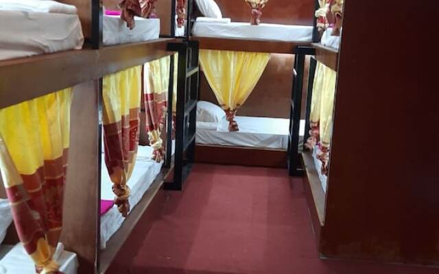 RD Hostel & Restaurant