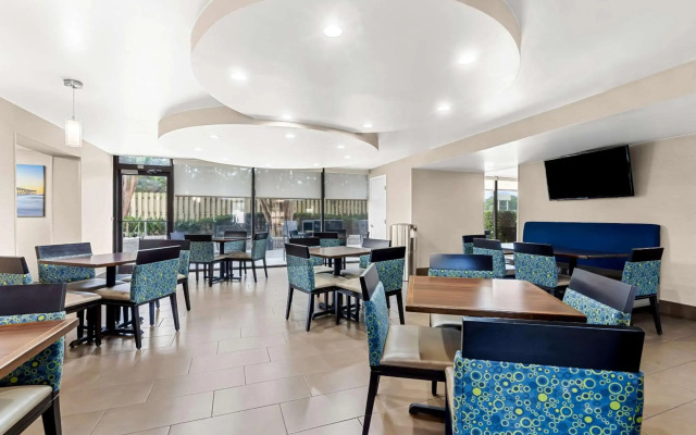 Comfort Inn University