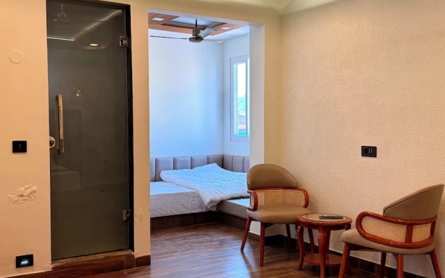 Yes Hotel By The Ganges