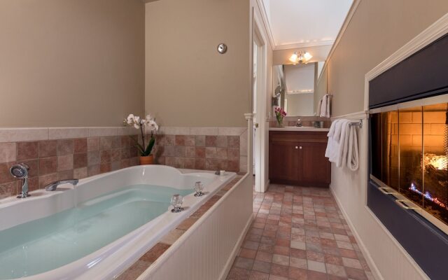 The Wooden Duck Bed and Breakfast