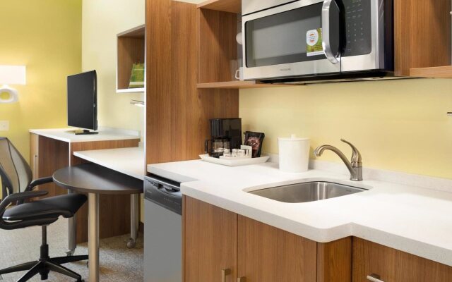 Home2 Suites by Hilton Charlotte Airport