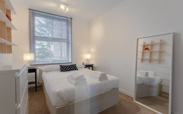 2 Bedroom Apartment in Wapping