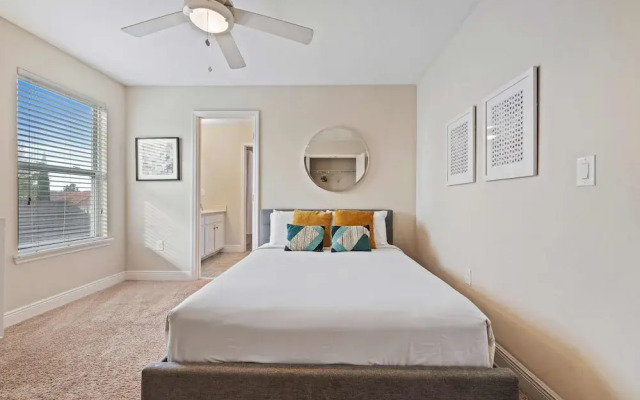 4131 Oaktree Drive