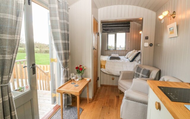 Cassie'S Shepherd'S Hut