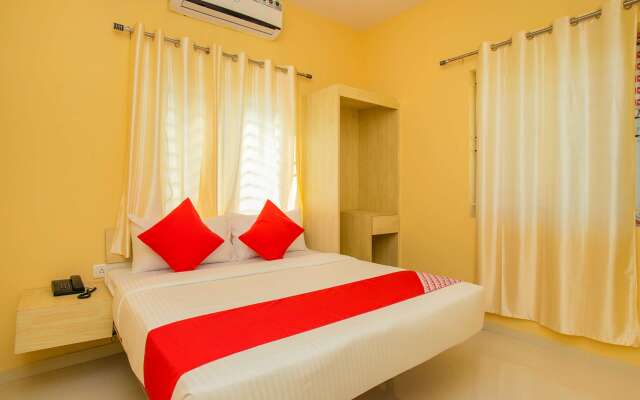 OYO 10522 Varcity Emerald