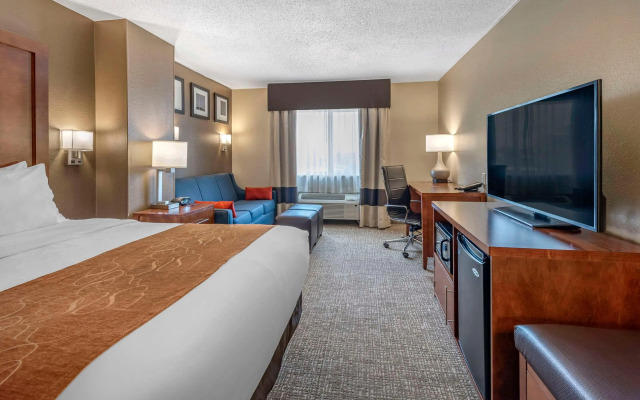 Comfort Suites Terre Haute University Area