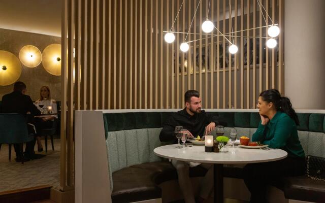 Crowne Plaza Dublin Airport by IHG