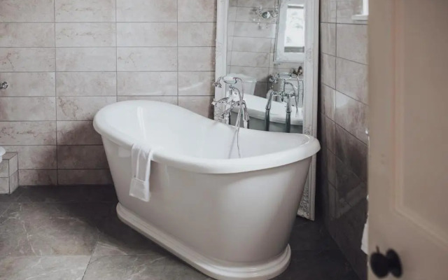 Glewstone Court Country House Hotel