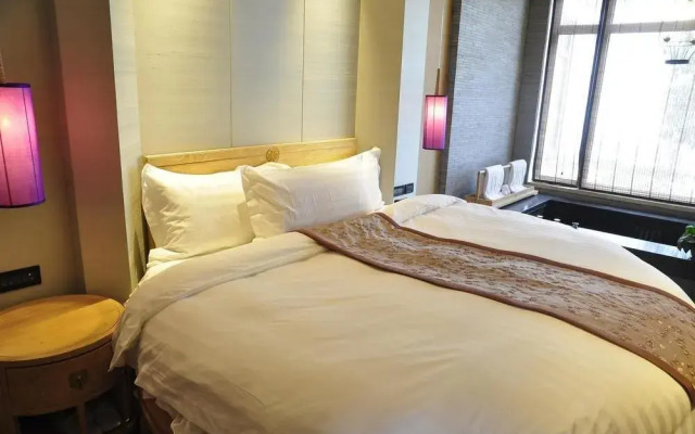 Huaqing Palace Resort & Spa