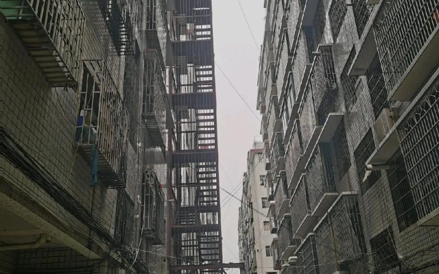 Sunshine Holiday Hotel