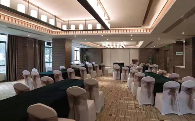 Auden  International  Hotel