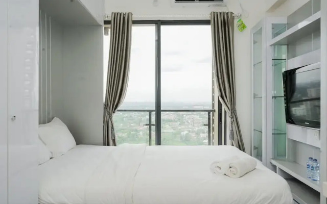 Homey And Warm Studio At Sky House Bsd Apartment
