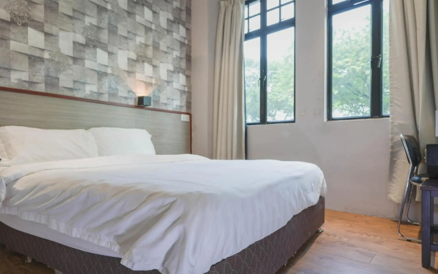 The Noble Hotel