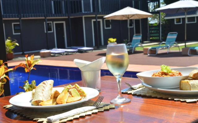 Travellers Point Hotel