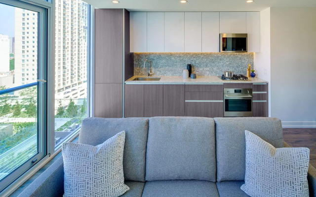 Level Chicago – Old Town